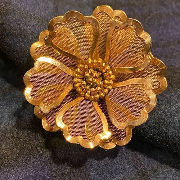 Vintage B.E.D Mesh Petal Flower Brooch Pin - Picture 3 of 10